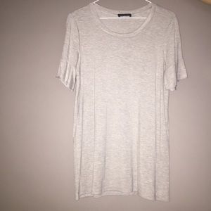 Round neck top w/ruffle sleeve